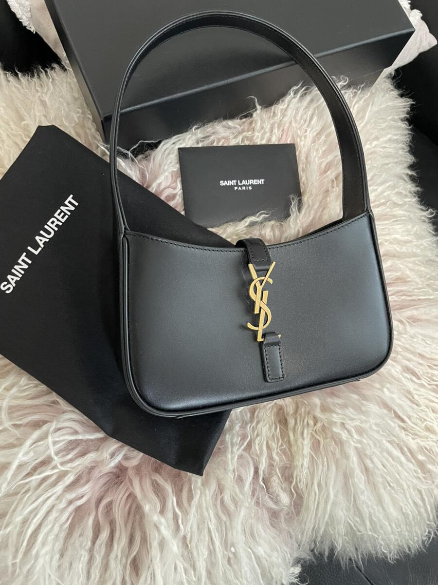 関税送料込国内発送★SAINT LAURENT Le 5 a 7 mini leather bag